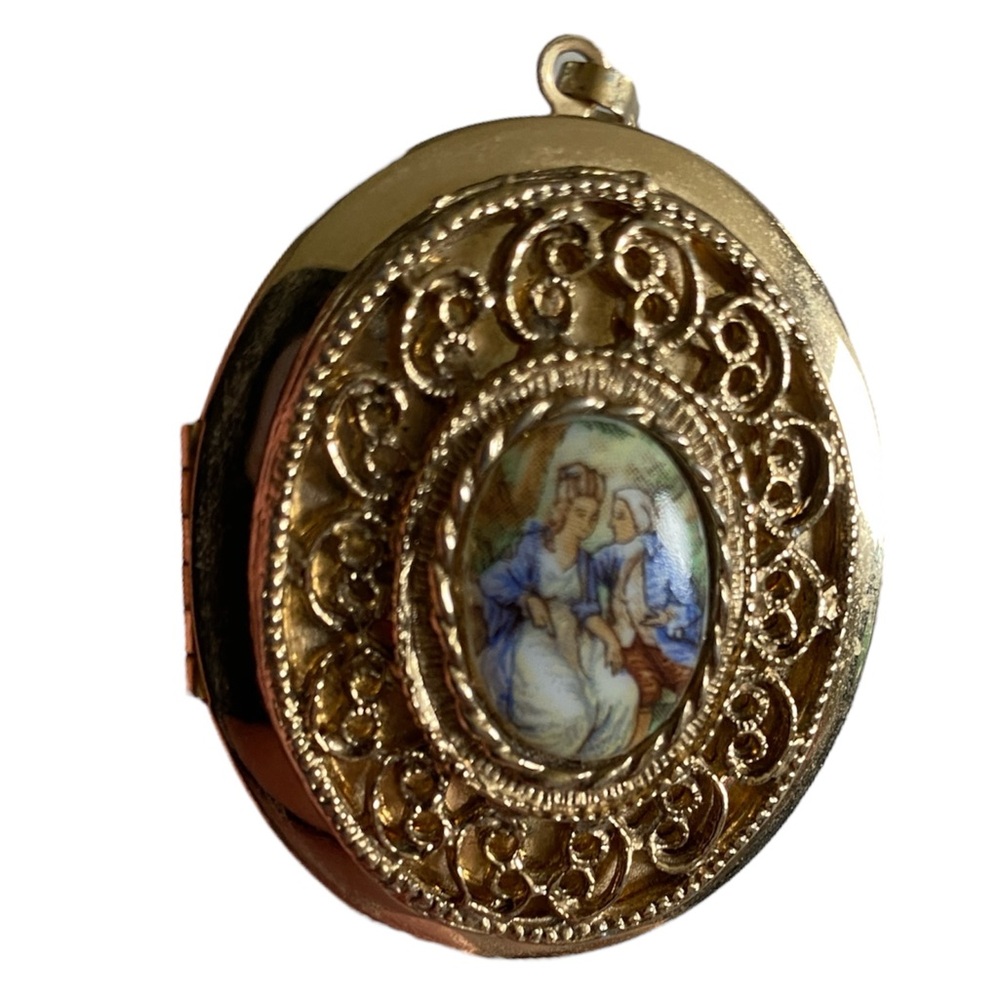 Golden Filigree Victorian Edwardian locket